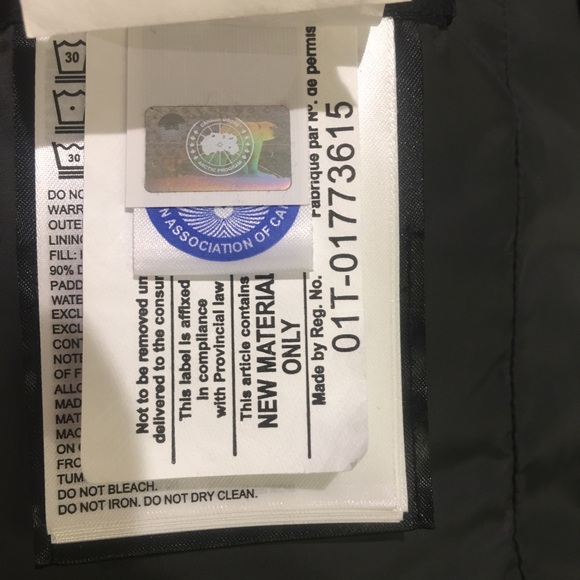 Brand new - Authentic Canada Goose jacket -Size XS - Picture 6 of 6